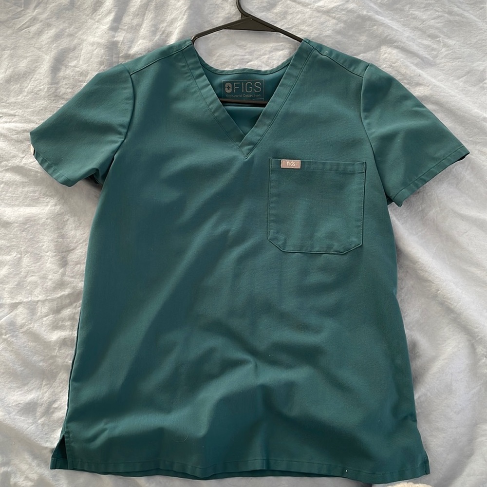 Women’s FIGS Catarina one-pocket scrub top